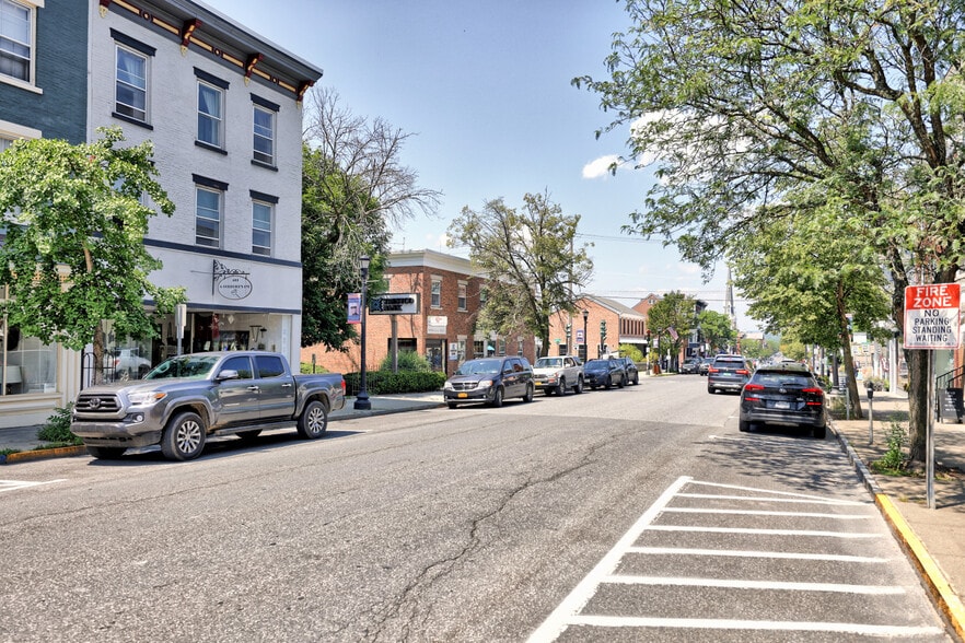 More Photos Of 511 Warren St, Hudson Storefront Retail Residential For Sale
