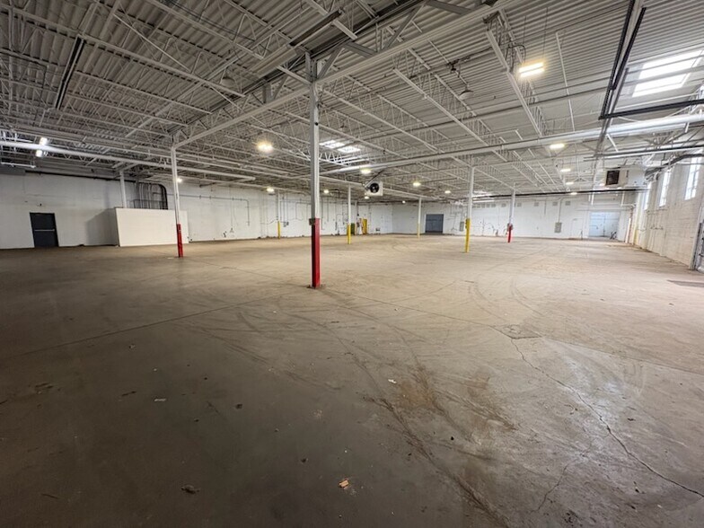 More Photos Of 7777-7801 E 40th Ave, Denver Warehouse For Sale