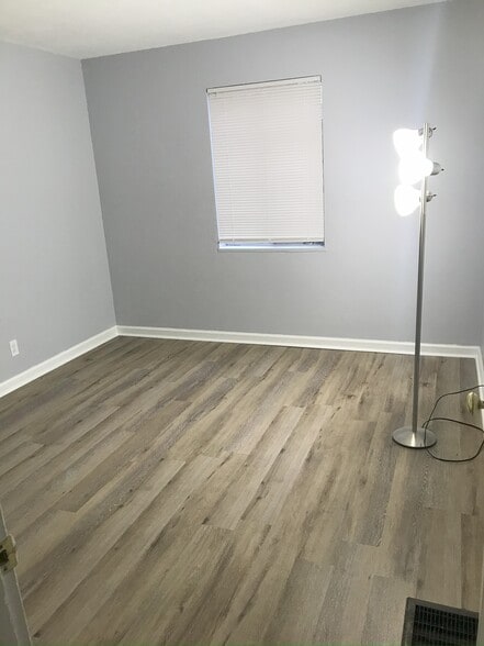 More Photos Of 24 Fernwood Ave, Dayton Apartments For Sale