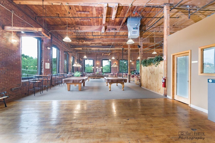 More Photos Of 10-88 Technology Way, Nashua Office For Lease