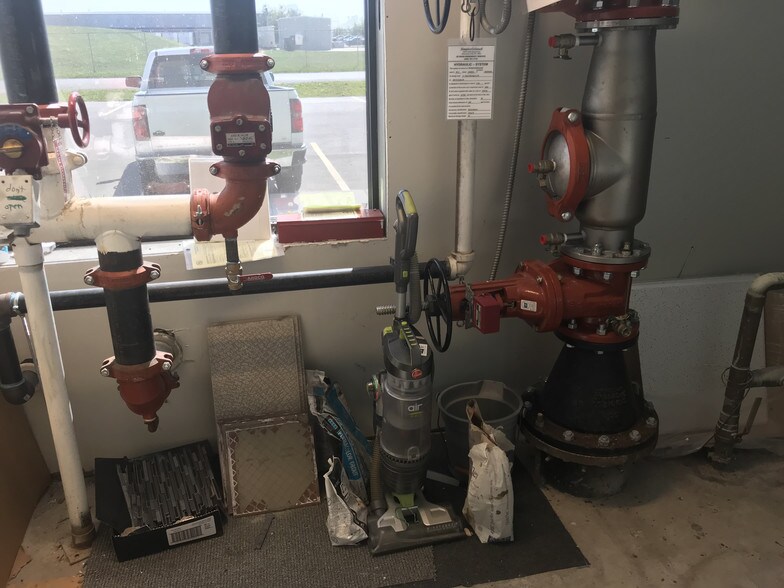 More Photos Of 401 E Conde St, Janesville Warehouse For Lease