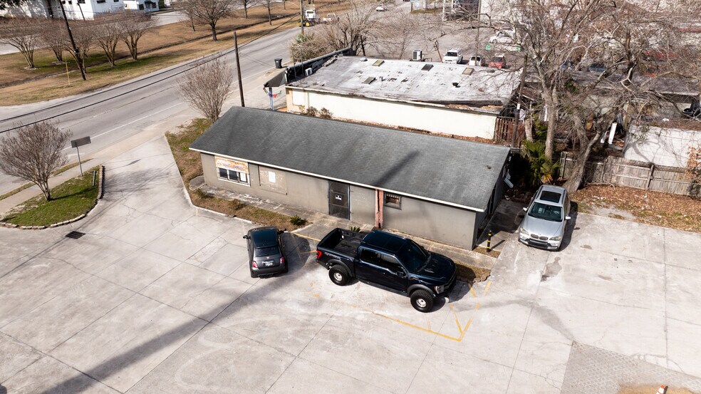 More Photos Of 5080 Rivers Ave, North Charleston Showroom For Sale