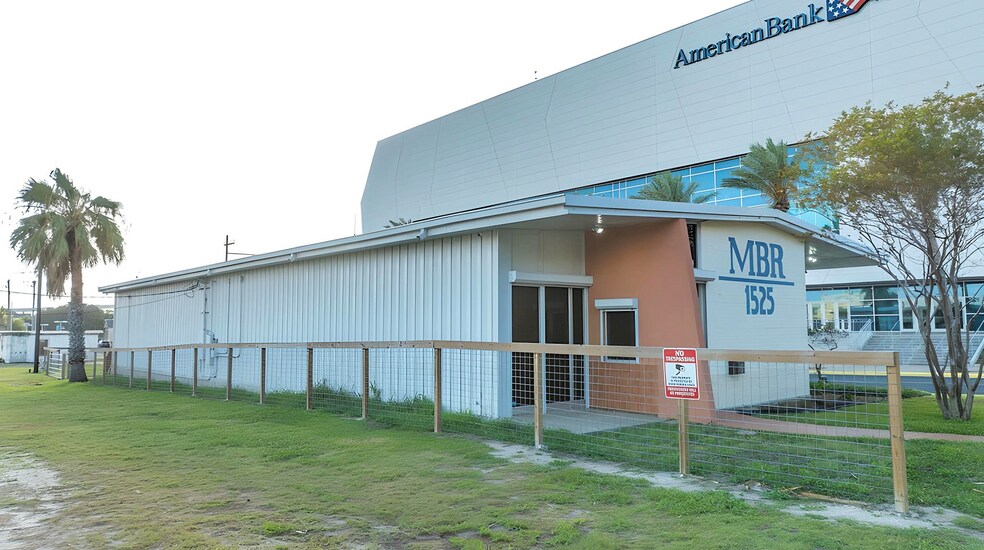 More Photos Of 1525 Shoreline Blvd, Corpus Christi Storefront Retail Office For Lease