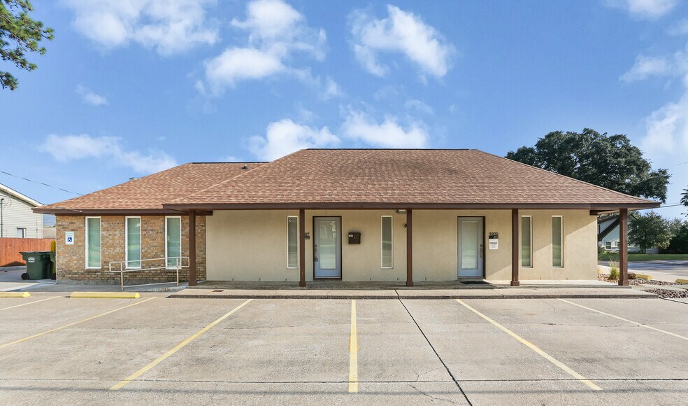 More Photos Of 1807 Grand Ave, Liberty Office For Lease