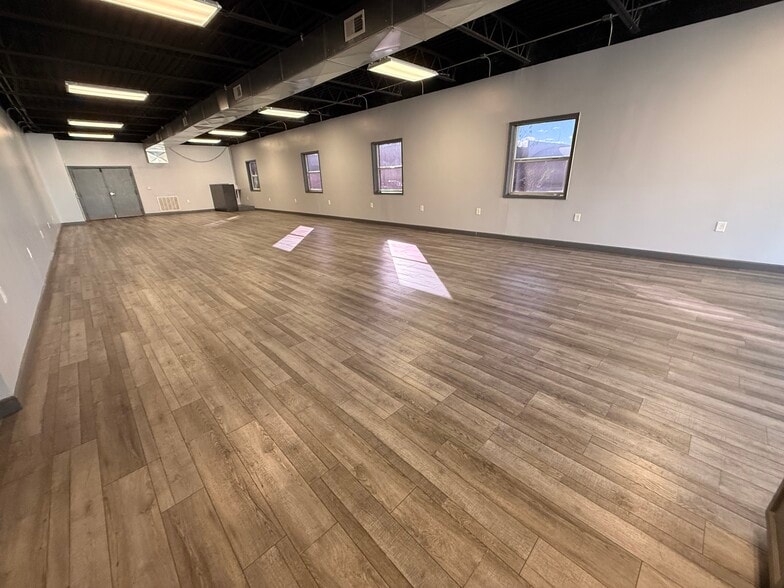More Photos Of 230 W Baltimore St, Jackson Office For Lease