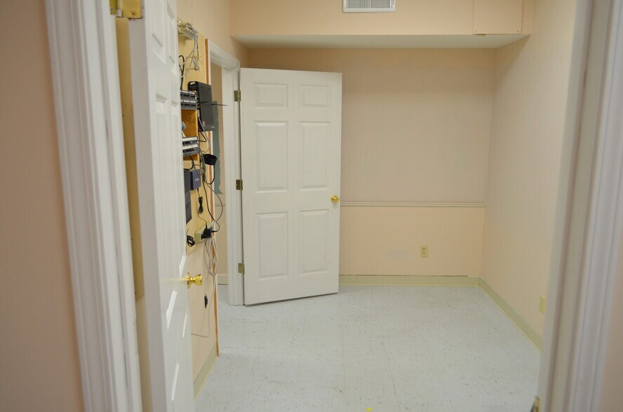 More Photos Of 348 New Byhalia Rd, Collierville Medical For Lease