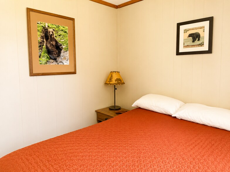More Photos Of W17461 Norton Rd, Gould City Hotel For Sale
