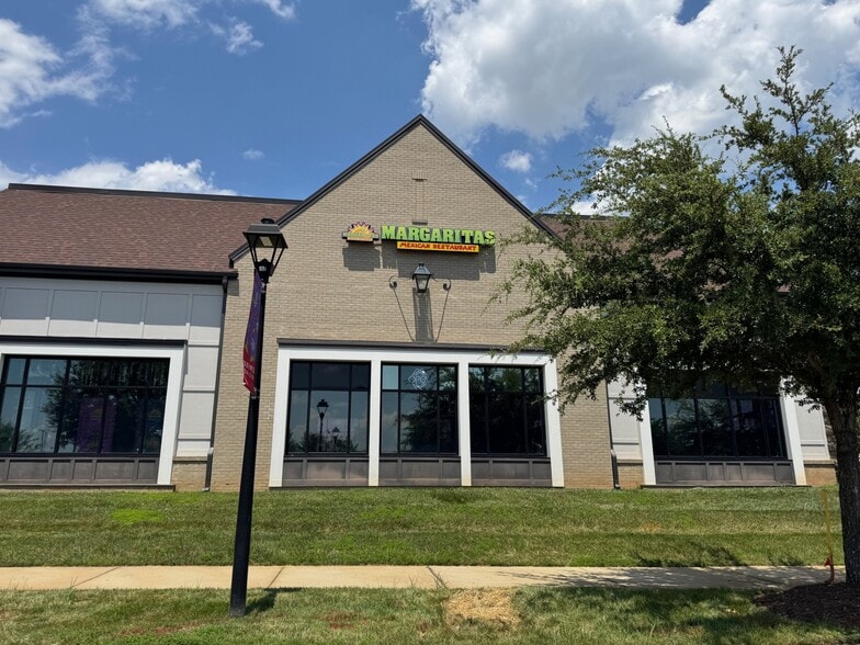 More Photos Of 4824 Berewick Town Center Dr, Charlotte Restaurant For Sale