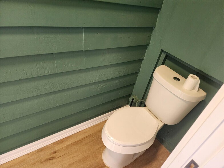 More Photos Of 2820 1st Ave N, Saint Petersburg Storefront Retail Office For Lease