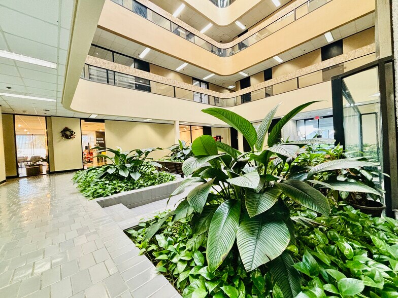 More Photos Of 6100 Corporate Dr, Houston Office For Sale