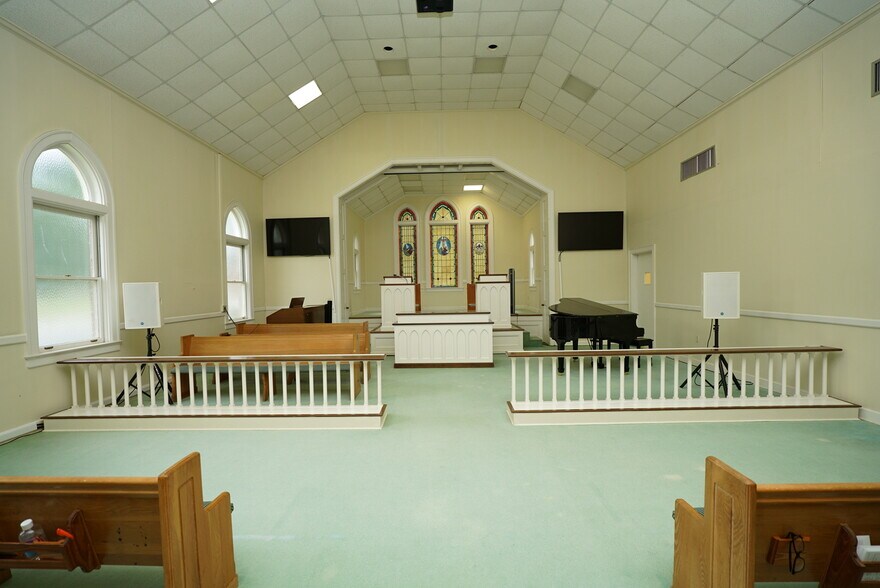 More Photos Of 4323 Primrose Rd, Columbus Religious Facility For Sale