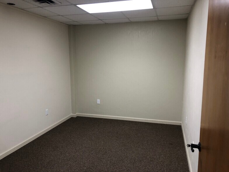 More Photos Of 325 A St, Springfield Storefront Retail Office For Sale