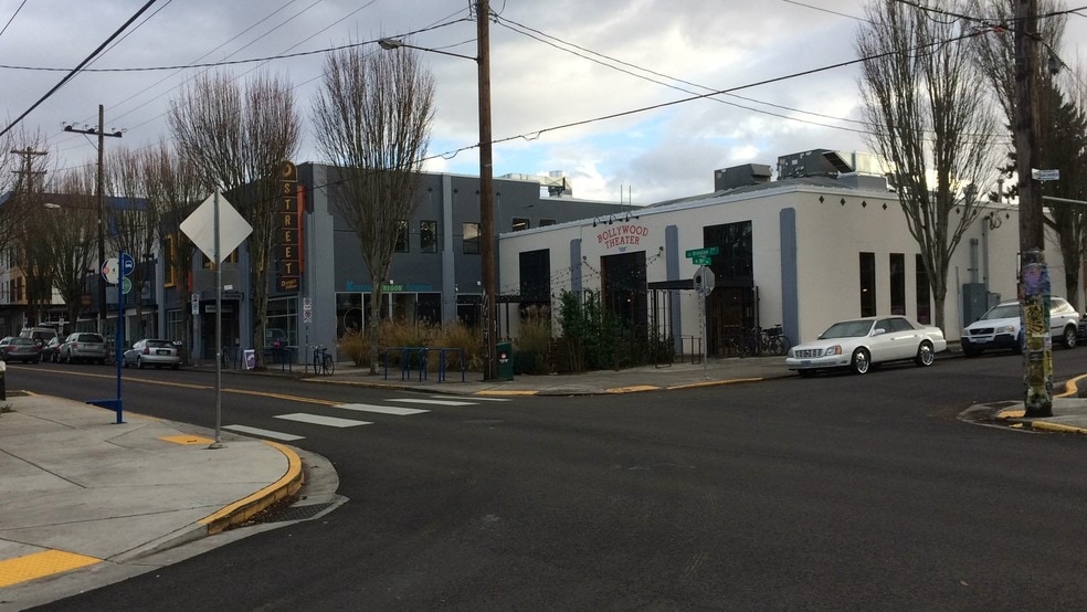 More Photos Of 3010-3090 SE Division St, Portland Freestanding For Lease