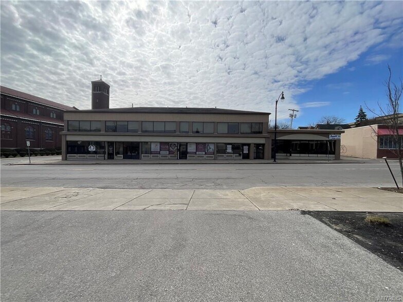 More Photos Of 1329 Pine Ave, Niagara Falls Office For Sale