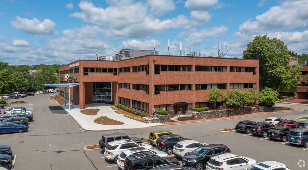 More Photos Of 12 Alfred St, Woburn Unknown For Lease