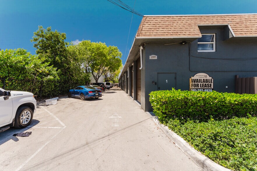 More Photos Of 259 SE 1st Ter, Deerfield Beach Warehouse For Lease