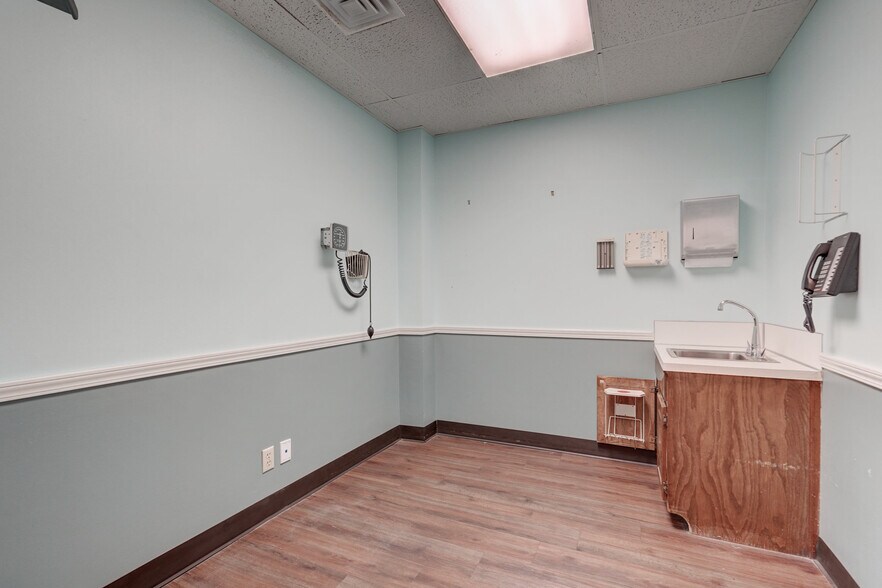 More Photos Of 3100 S Elm Pl, Broken Arrow Medical For Lease