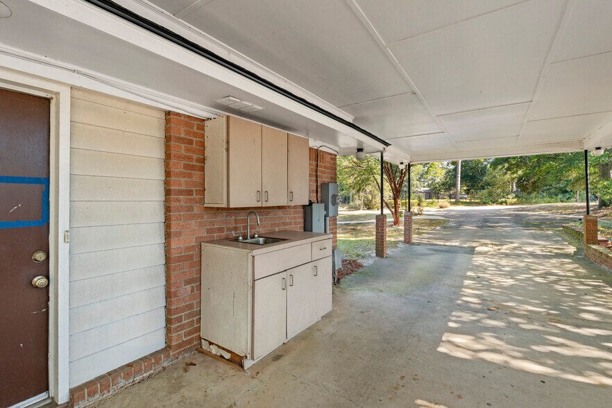 More Photos Of 104 Round Knob Rd, Lexington Office For Sale