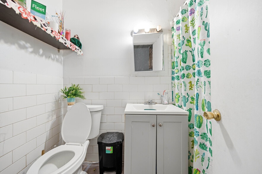 More Photos Of 25 Saratoga Ave, Yonkers Apartments For Sale