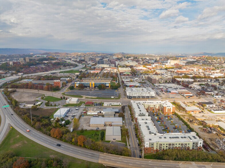 More Photos Of 2145 Chestnut St, Chattanooga Specialty For Lease