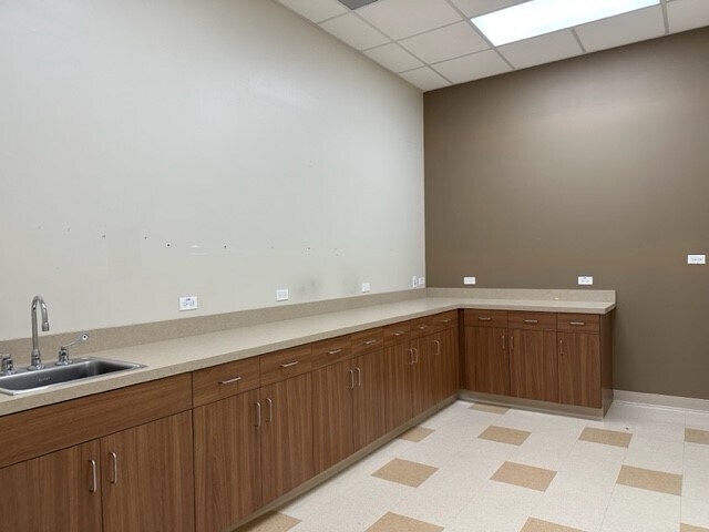 More Photos Of 2300-2350 W Higgins Rd, Hoffman Estates Unknown For Sale