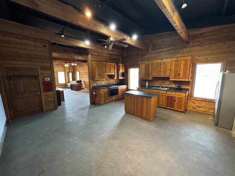 More Photos Of 4354 Valnorth Dr, Valdosta Warehouse For Lease