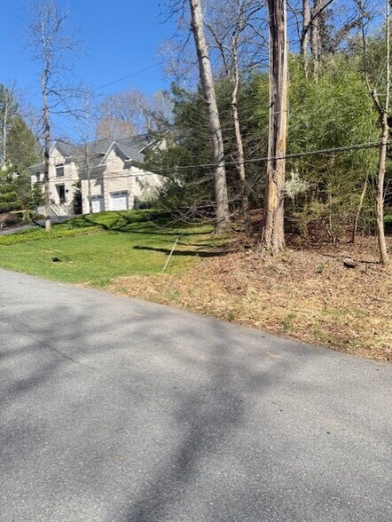 More Photos Of 9101 Aldershot Dr, Bethesda Land For Sale