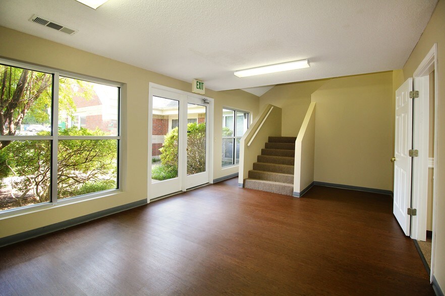 More Photos Of 5154 Stage Rd, Memphis Medical For Lease