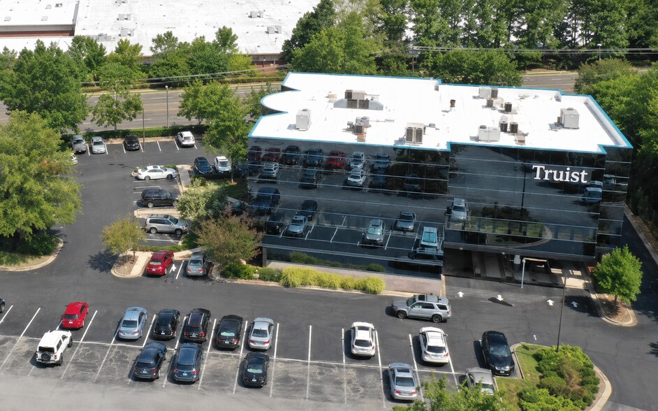 More Photos Of 4011 University Dr, Durham Office Residential For Lease