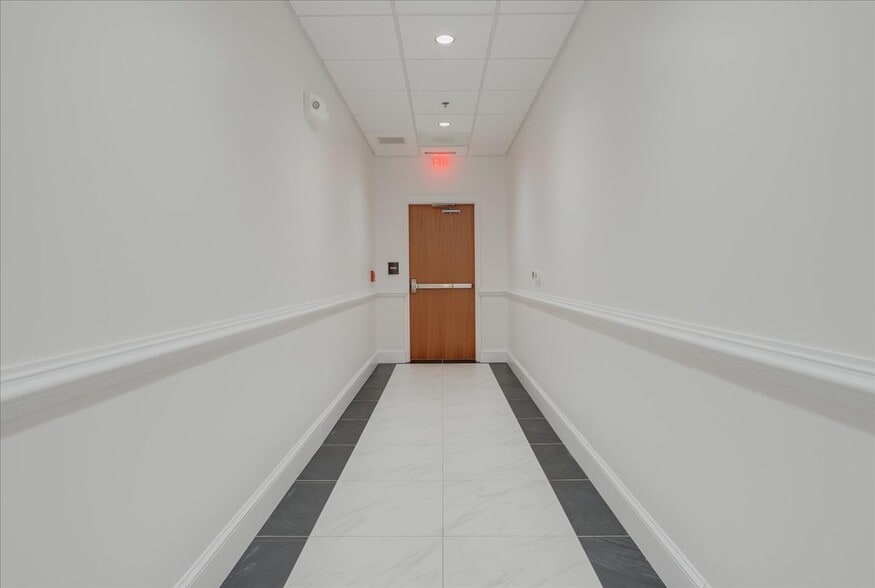 More Photos Of 7109 Guilford Dr, Frederick Medical For Sale