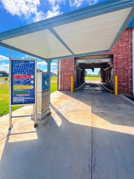 More Photos Of 509 1st St, Granite Carwash For Sale