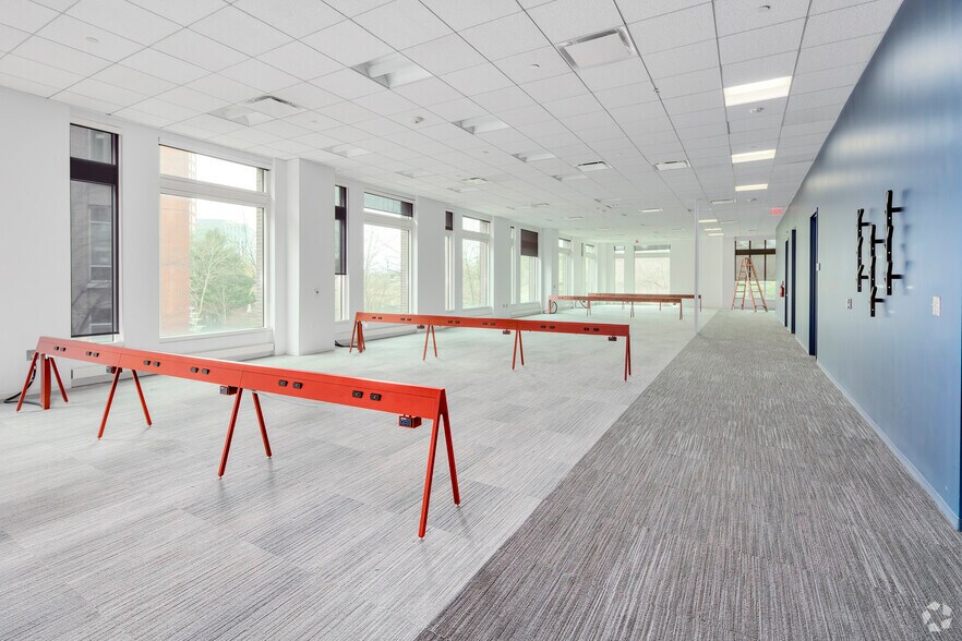 More Photos Of 2000 Duke St, Alexandria Office For Sale