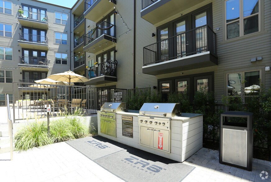 More Photos Of 403 E Koenig Ln, Austin Apartments For Lease
