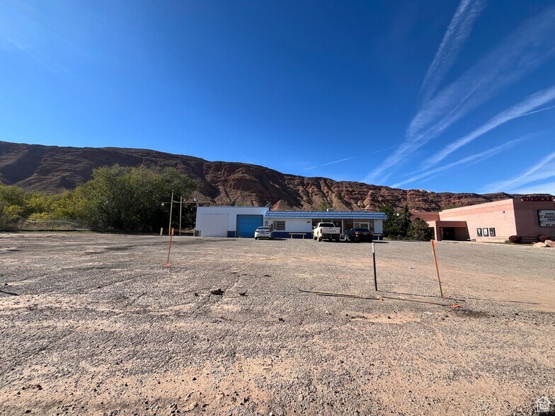 More Photos Of 588 Kane Creek Blvd, Moab General Retail For Sale