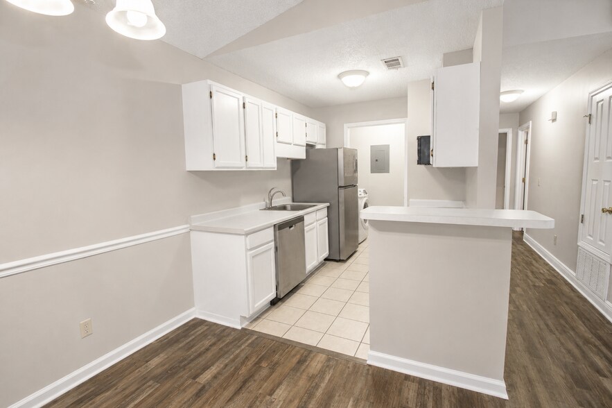 More Photos Of 2303 W Michigan Ave, Pensacola Apartments For Sale