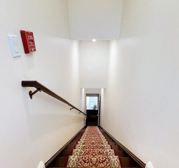 More Photos Of 29 E Market St, Corning Office Residential For Lease