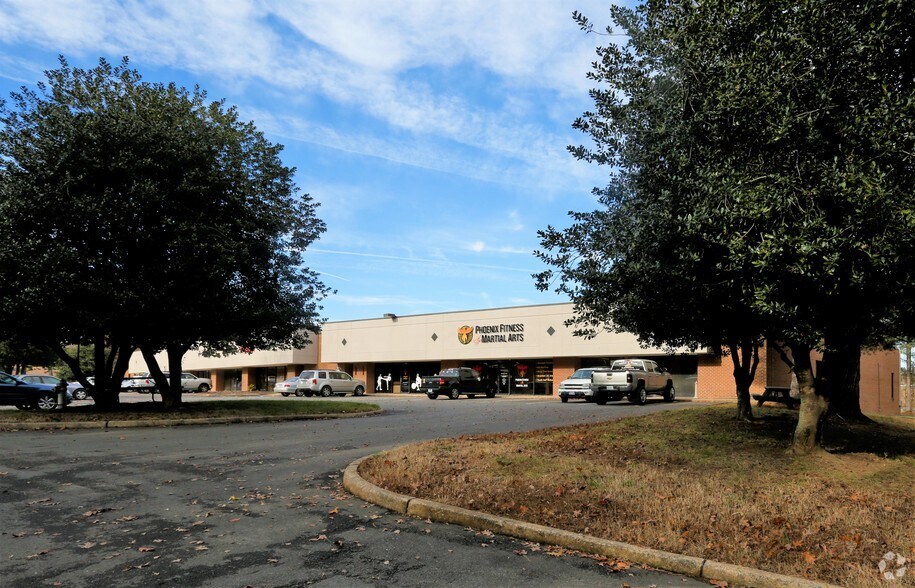 More Photos Of 3955-3979 Deep Rock Rd, Richmond Light Distribution For Lease