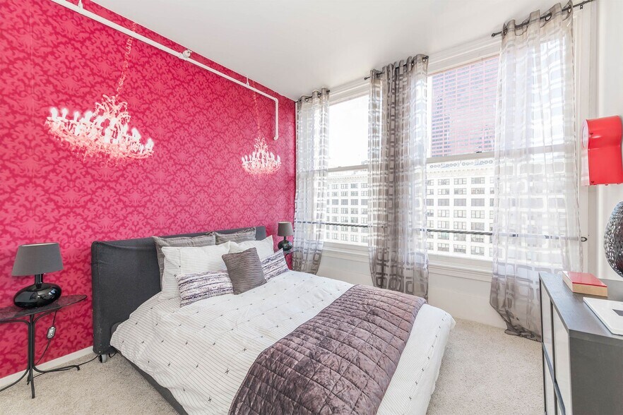 More Photos Of 343 S Dearborn St, Chicago Apartments For Lease