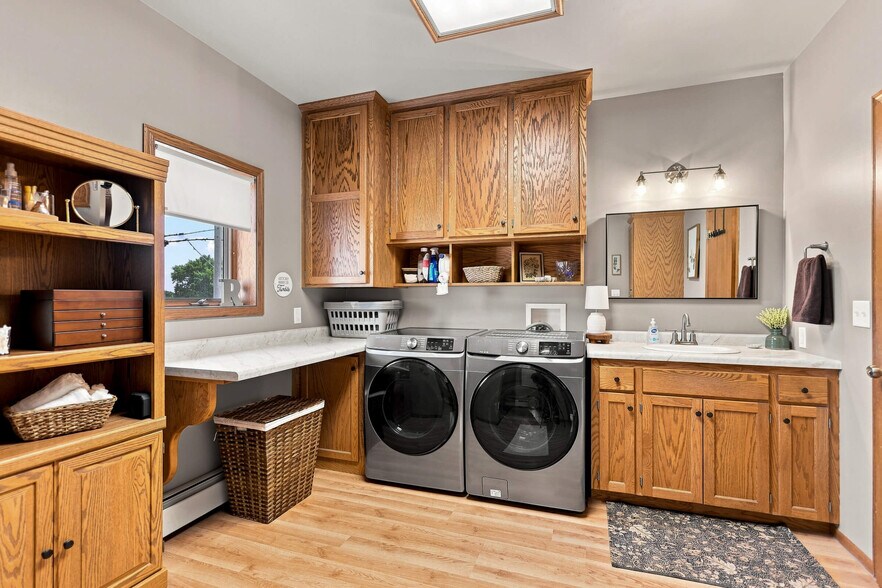 More Photos Of 308 N Wisconsin Dr, Sheboygan Freestanding For Sale