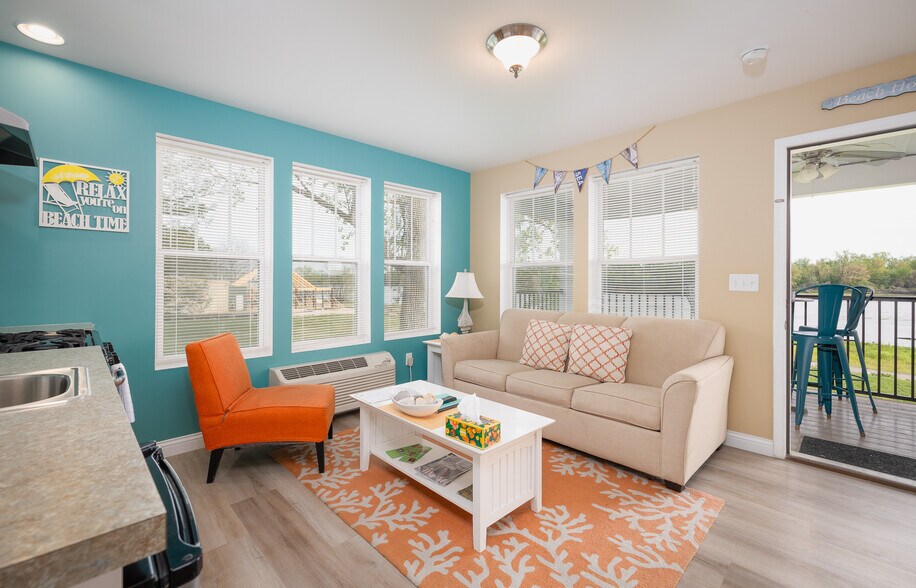 More Photos Of 1435 Main st, Grafton Specialty For Sale