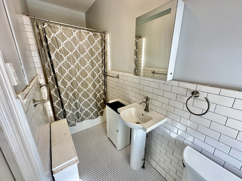 More Photos Of 600 Cooks Ln, Baltimore Religious Facility For Sale