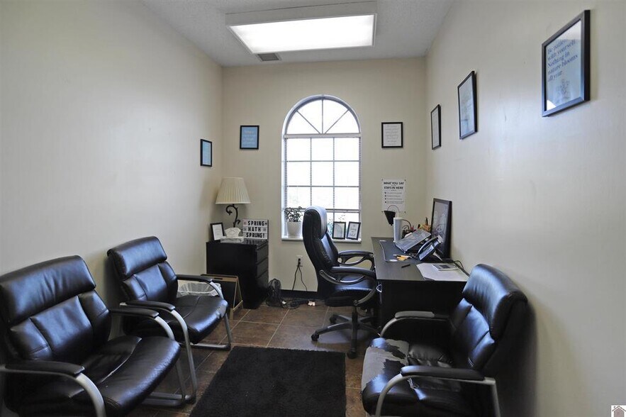 More Photos Of 145 Vine St, Benton Medical For Sale