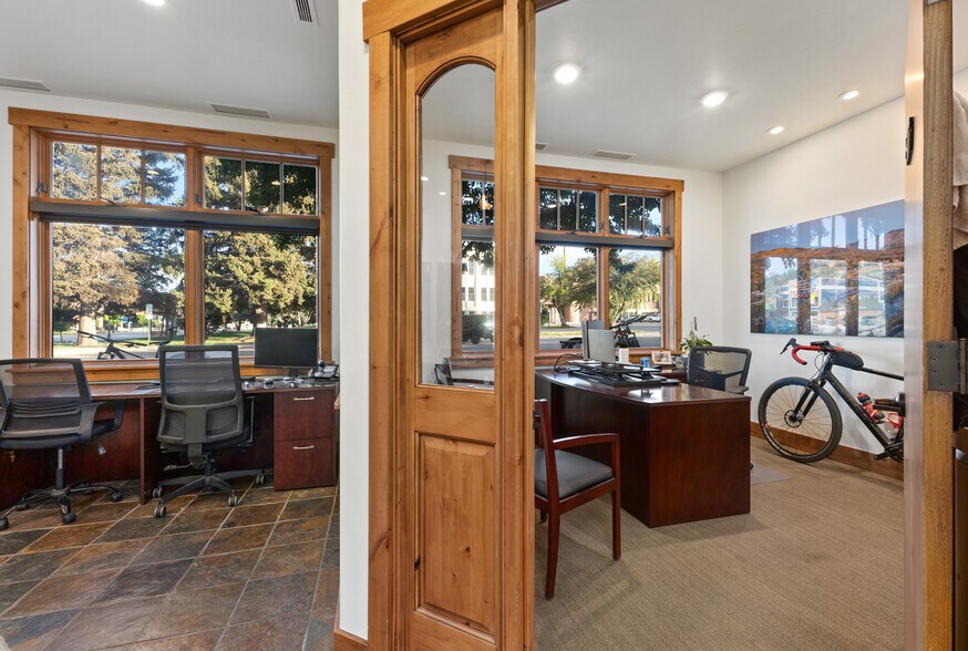 More Photos Of 442 Lincoln Ave, Steamboat Springs Flex For Sale