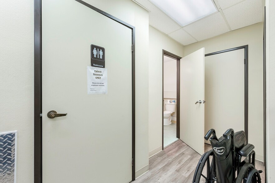 More Photos Of 5631 Lincoln Ave, Cypress Medical For Lease