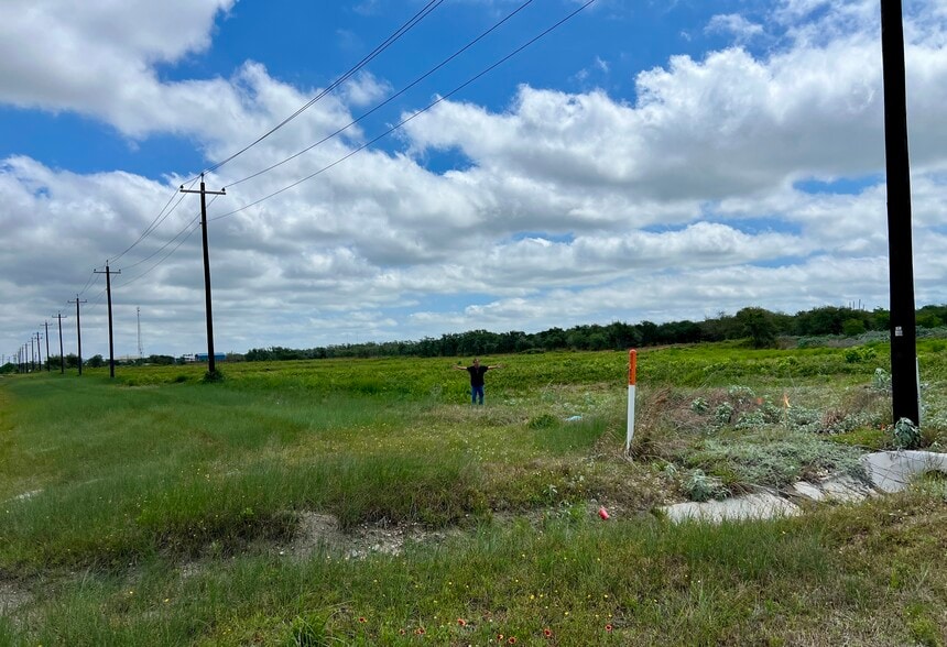 More Photos Of 1352 Lee Rd, Aransas Pass Land For Sale