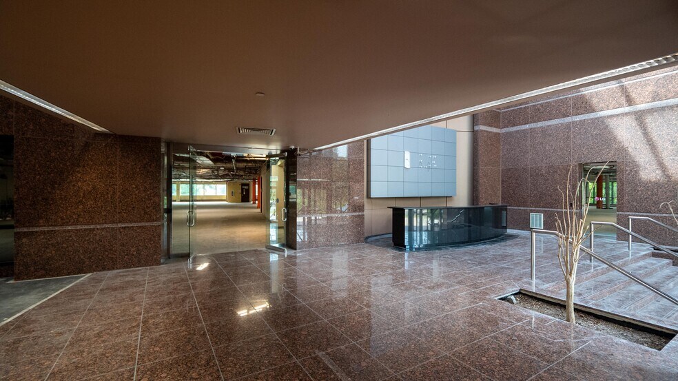 More Photos Of 1000 Sylvan Ave, Englewood Cliffs Office For Sale