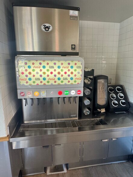 More Photos Of 6247 Day St, Riverside Fast Food For Lease