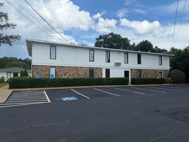 More Photos Of 3025 University Ave, Columbus Office For Lease