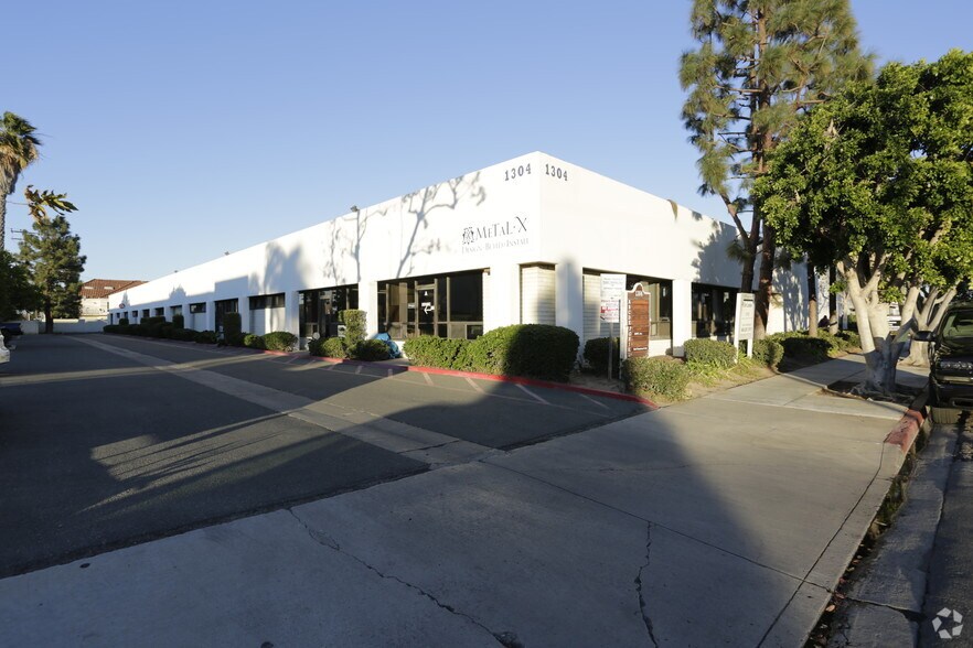 More Photos Of 1304 Logan Ave, Costa Mesa Warehouse For Lease