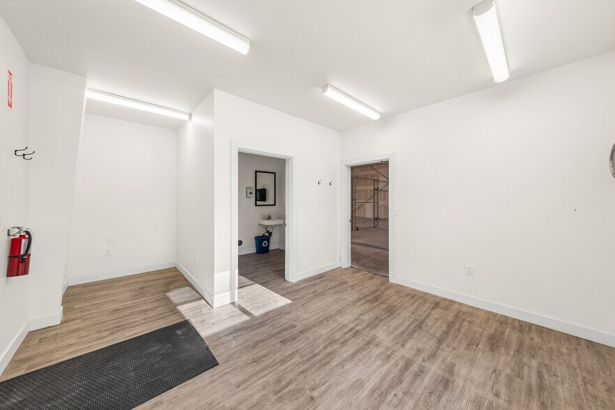 More Photos Of 188 Salmon Way, White City Industrial For Sale